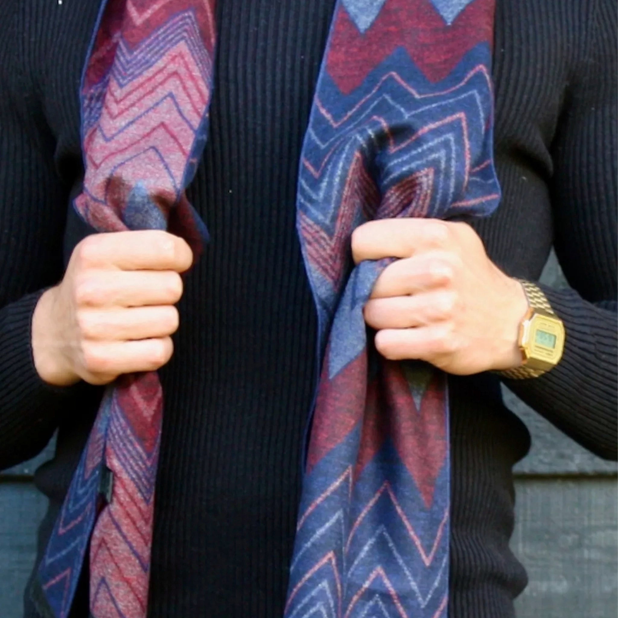 Swole Panda SP729 Red Blue Zig Zag Bamboo Scarf